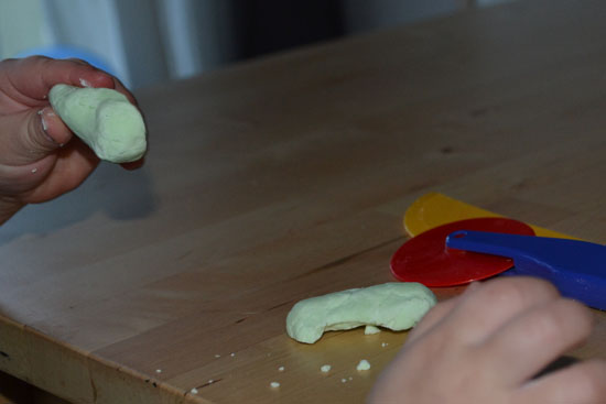 I accidentally stumbled upon a simple and fun sensory material - my toddler loved it, you should try it, too!