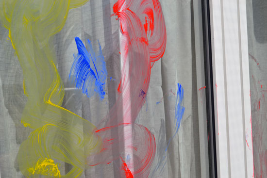 Large-Scale Toddler Art: Paint a big window outside!
