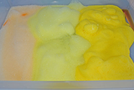 how-to-make-colorful-soap-foam-4