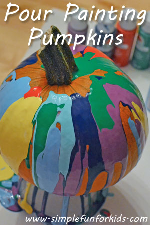 Pour painting pumpkins - a simple and beautiful way for little ones to decorate their own pumpkins!