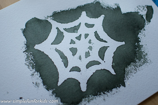 Make some quick and simple fingerprint spiders with your kids - perfect as a non-scary Halloween craft, or just because it's fun!