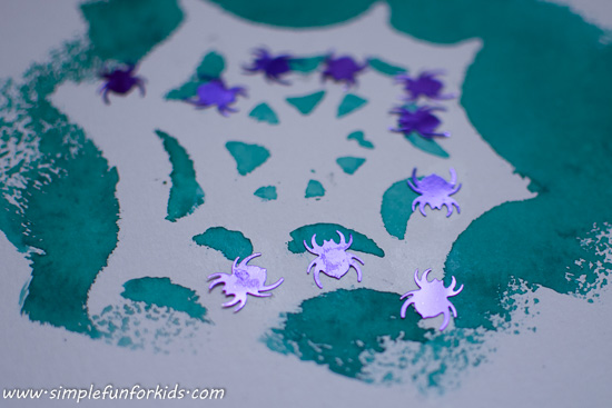 Simple spiderweb craft for kids - for Halloween or just for fun any day of the year!