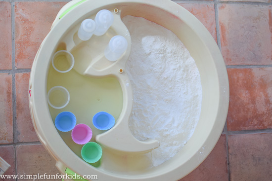 Sensory Activities and Science for Kids: The girls had a BLAST at our Fizzy Baking Soda Play Date!