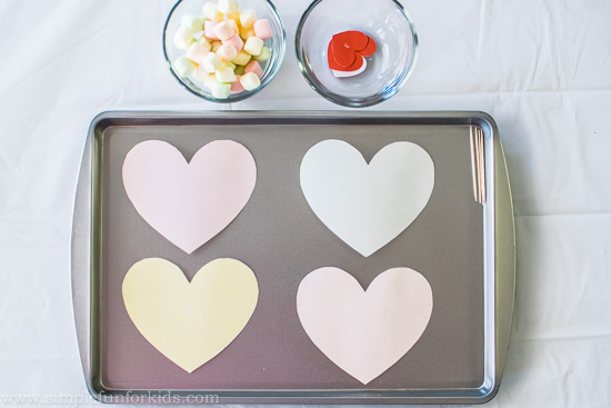 Simple marshmallow hearts math for preschoolers - includes a free printable!