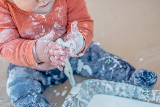 Super simple sensory activities: Baby Play with Goop!