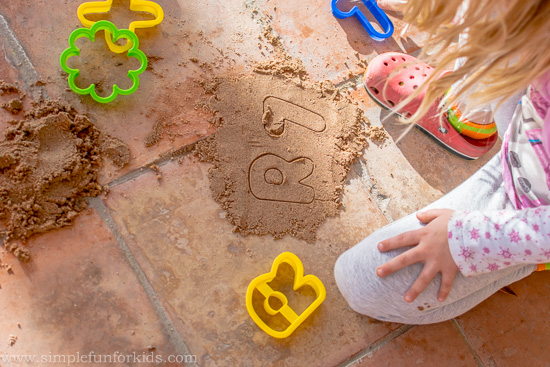 Super simple Squishy Sand Sensory Play!