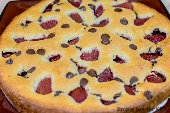Baking with Kids: This Strawberry Chocolate Chip Cake is easy and fun to make and tastes delicious!