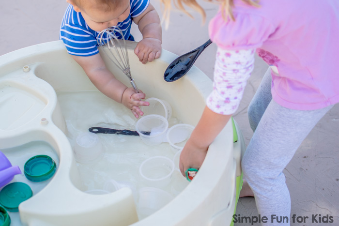 Simple Sensory Activities for Kids: Sensory Soup with Cups and Lids - perfect for sibling play or play dates!