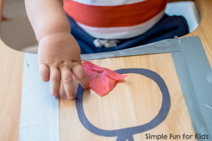 Apple Suncatcher Toddler Craft: super simple and cute, no matter the attention span!