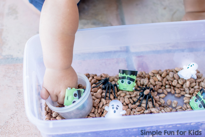 I made a simple Halloween sensory bin for my toddler to explore!