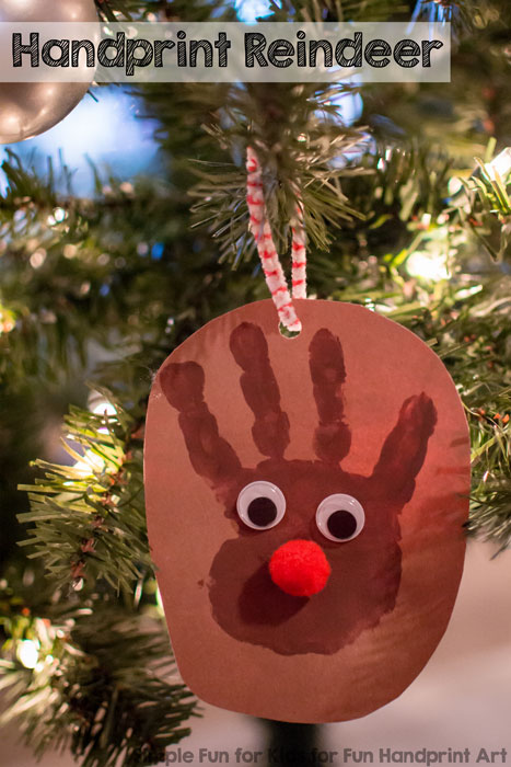 Christmas Crafts for Kids: Make a cute and simple Handprint Reindeer with your toddler or preschooler!
