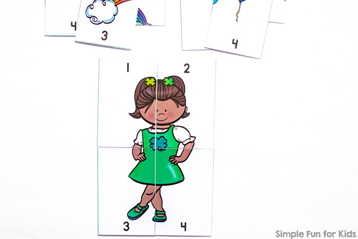 Got little puzzle lovers? These super cute printable St. Patrick's Day 4-Piece Number Puzzles are perfect for toddlers and preschoolers who are starting to be interested in numbers.