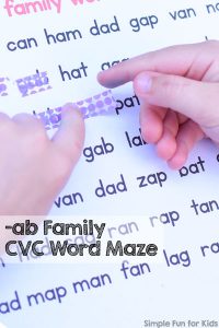 Practice reading CVC words with this printable -ab Family CVC Word Maze! A quick and simple early literacy activity for preschoolers and kindergarteners.