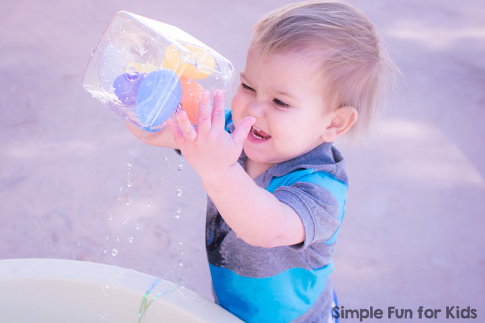 Simple Water Play for Kids: Try this super simple Easter Basket Sensory Soup with toddlers, preschoolers, and even older kids! Lots of fun with something that you can set up easily in a few minutes.