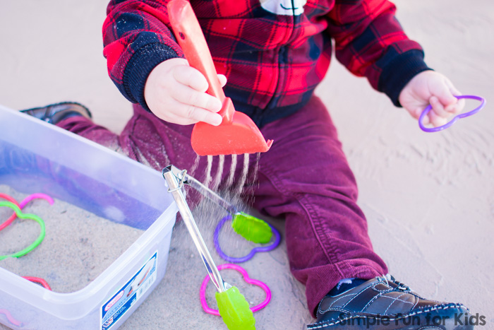 We're all about quick and simple sensory activities! My toddler had a lot of fun with this Sandy Hearts Sensory Play Activity that took two minutes to set up.